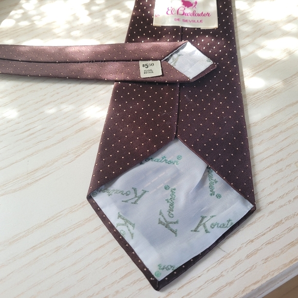 Vintage Brown Necktie with Beige Specs - Picture 6 of 8